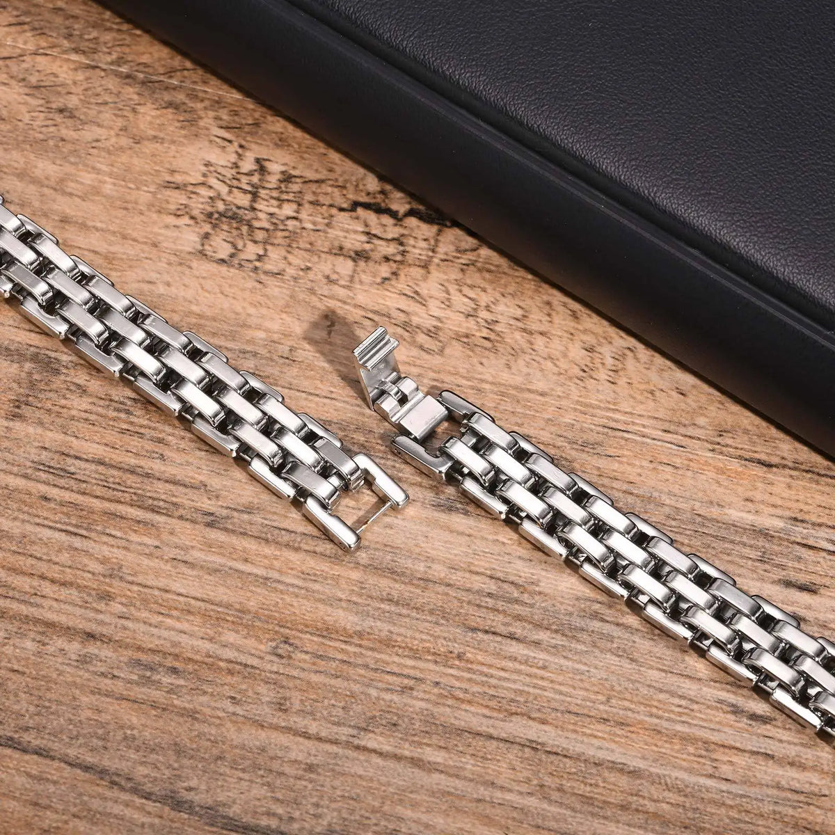 PENDRA Silver Chunky Bracelet