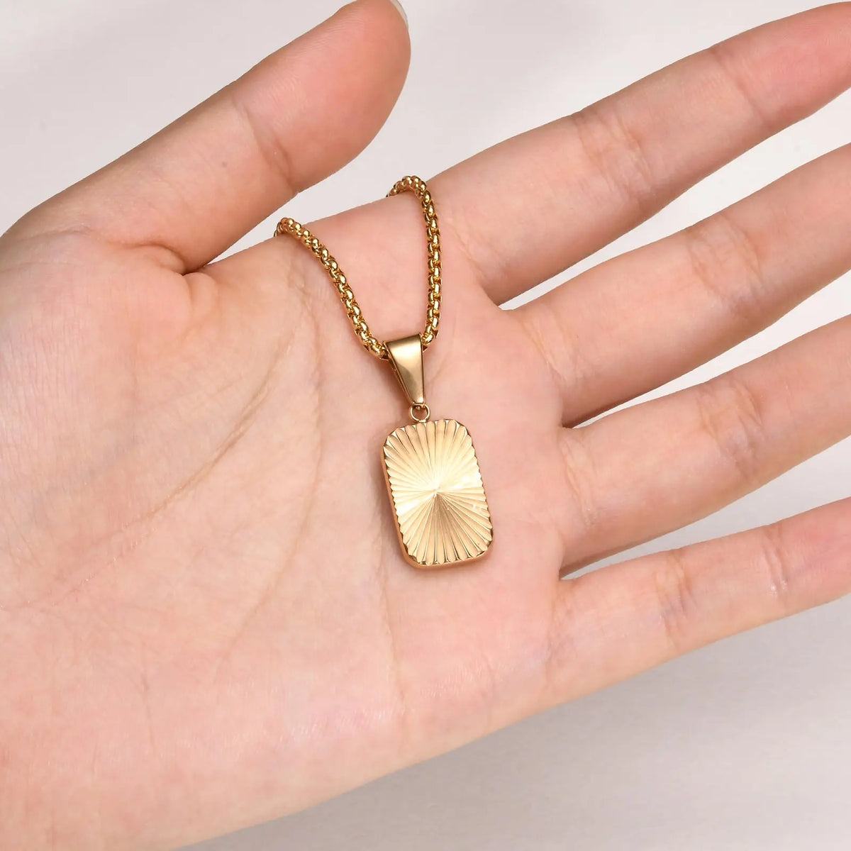PENDRA Square Cutting Pendant Necklace
