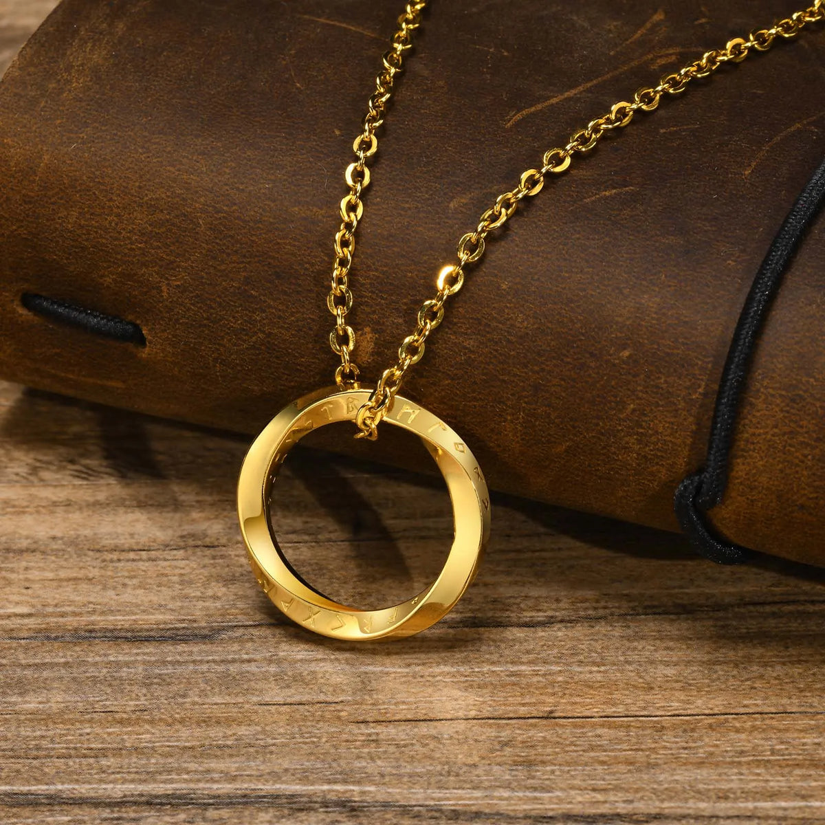New Stylish Norse Viking Necklaces for Men,Waterproof Stainless Steel Mobius Round Pendant Collar,Gifts for Him Jewelry