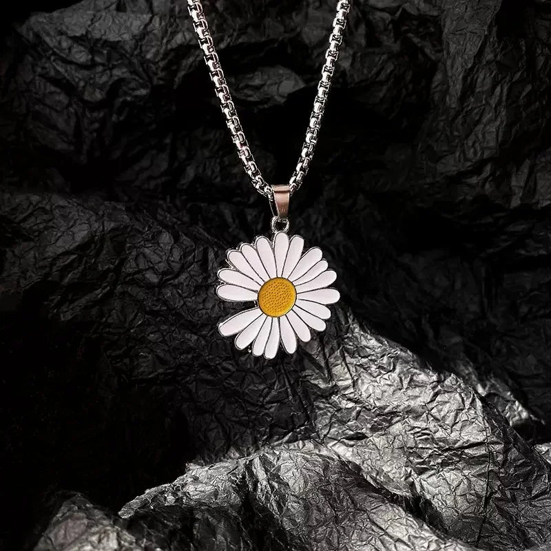 PENDRA Daisymini Stainless Steel Daisy Pendant
