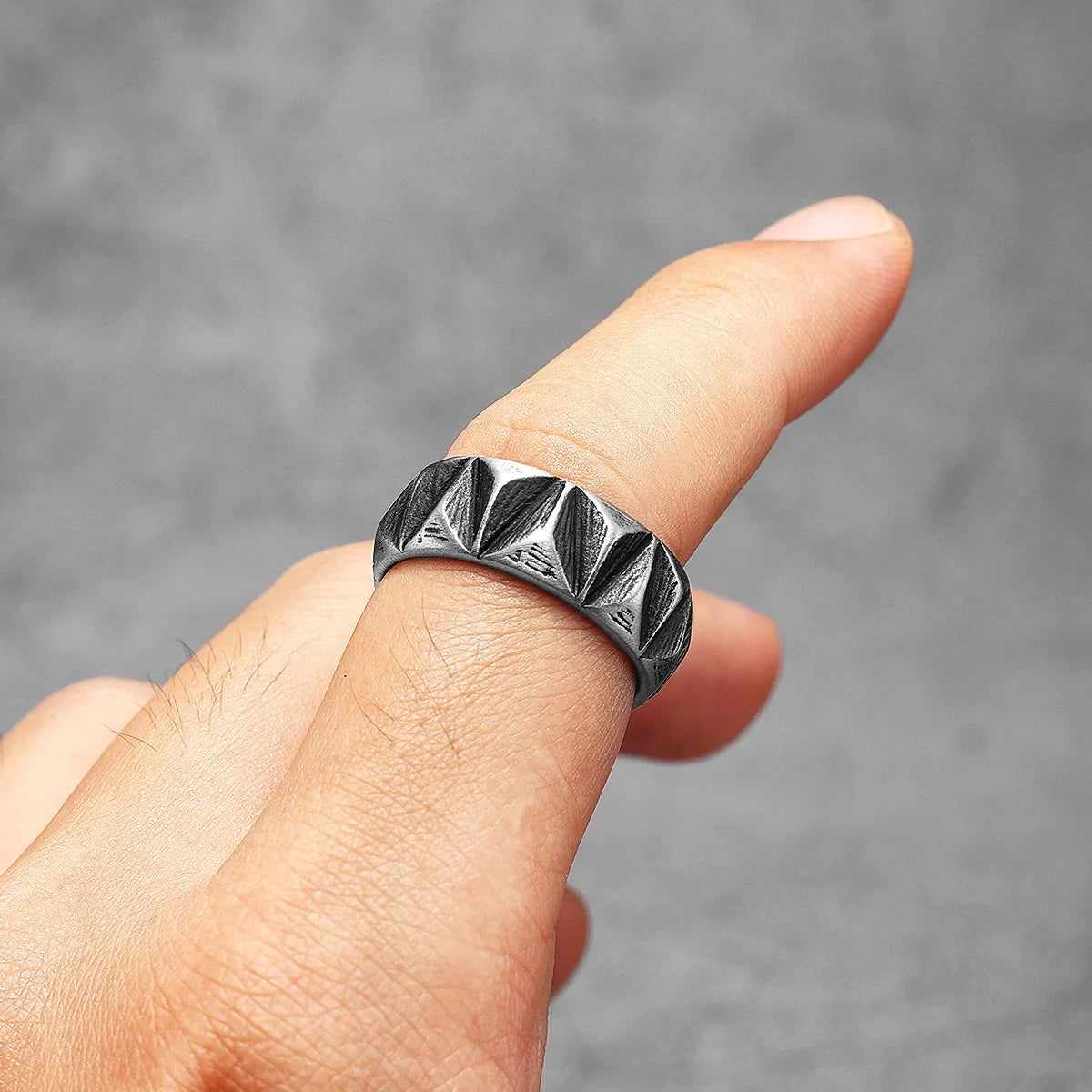 PENDRA Minimalism Cuts Rock Steel Ring