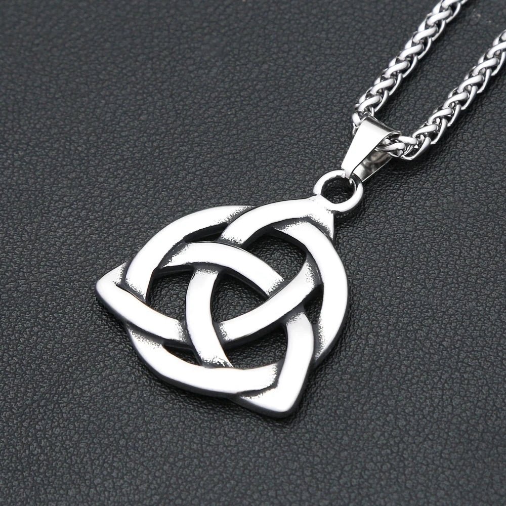 PENDRA Trinityknot Classic Triquetra Trinity Knot Pendant