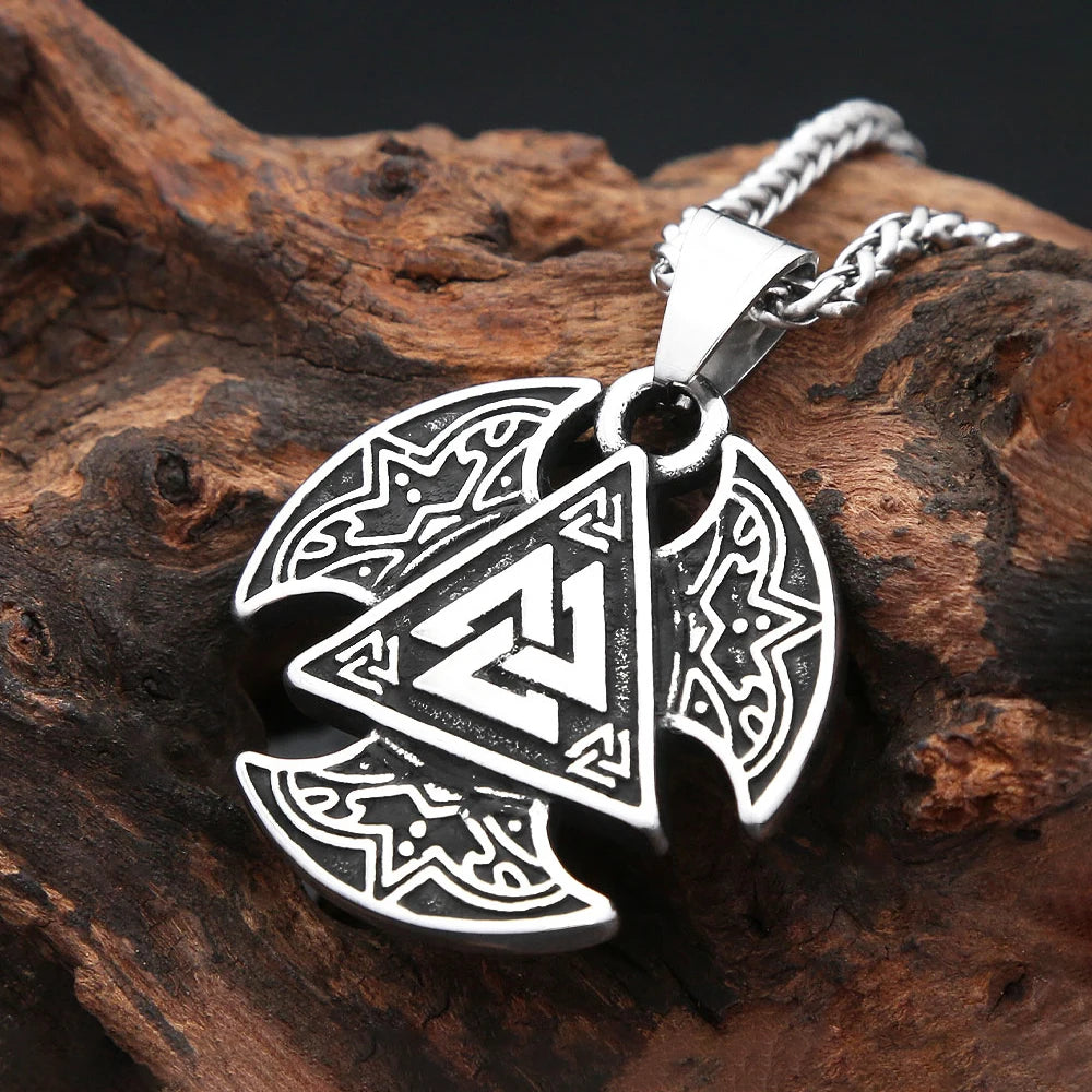 PENDRA Celticknot Viking Triangle Celtic Knot Pendant