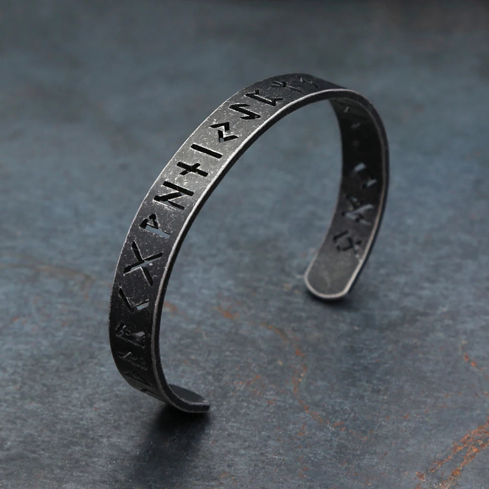PENDRA Runeband Hollow Viking Rune Bracelet