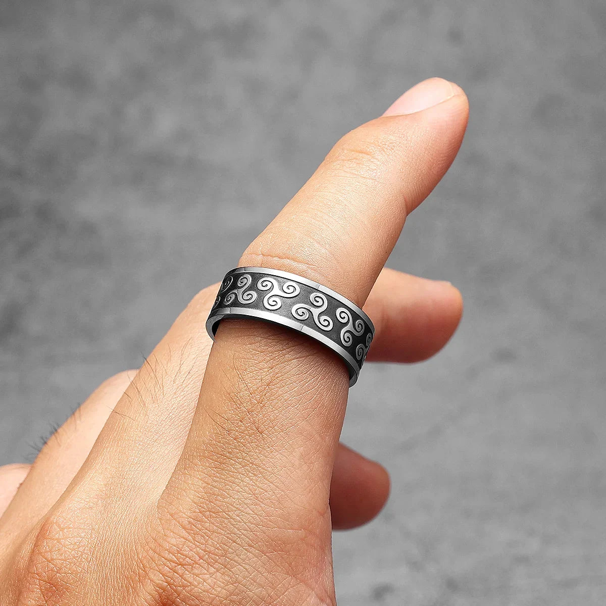 PENDRA Celtic Knot Rock Steel Ring