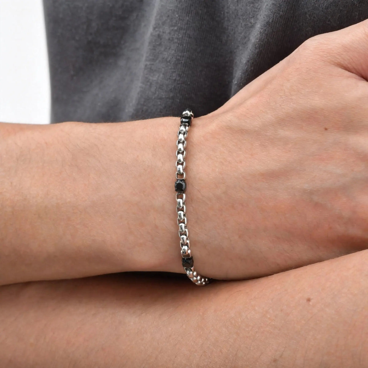 PENDRA Stone Black Bracelet