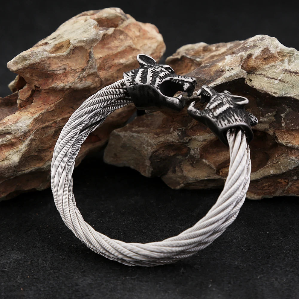 PENDRA Wolfcrest Viking Double Wolf Head Bracelet