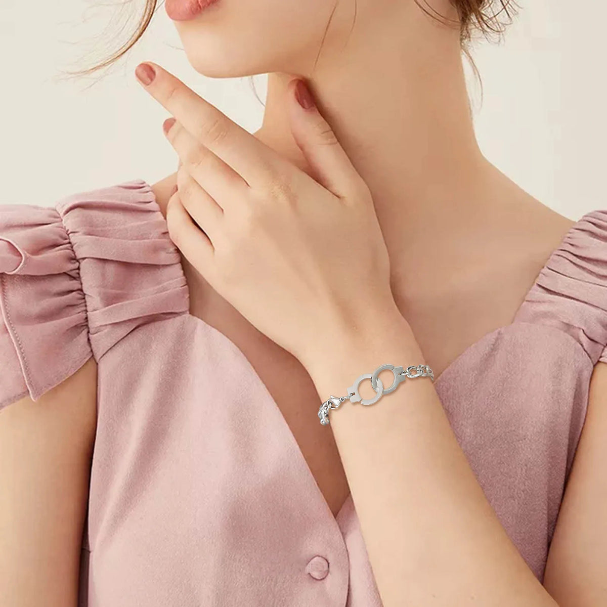 PENDRA Handcuff Chunky Bracelet