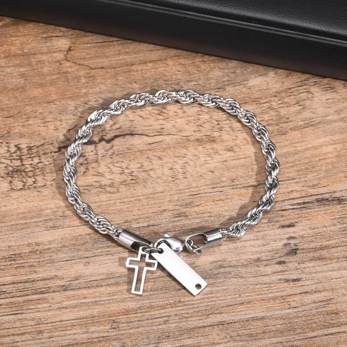 PENDRA Cross Cuban Bracelet