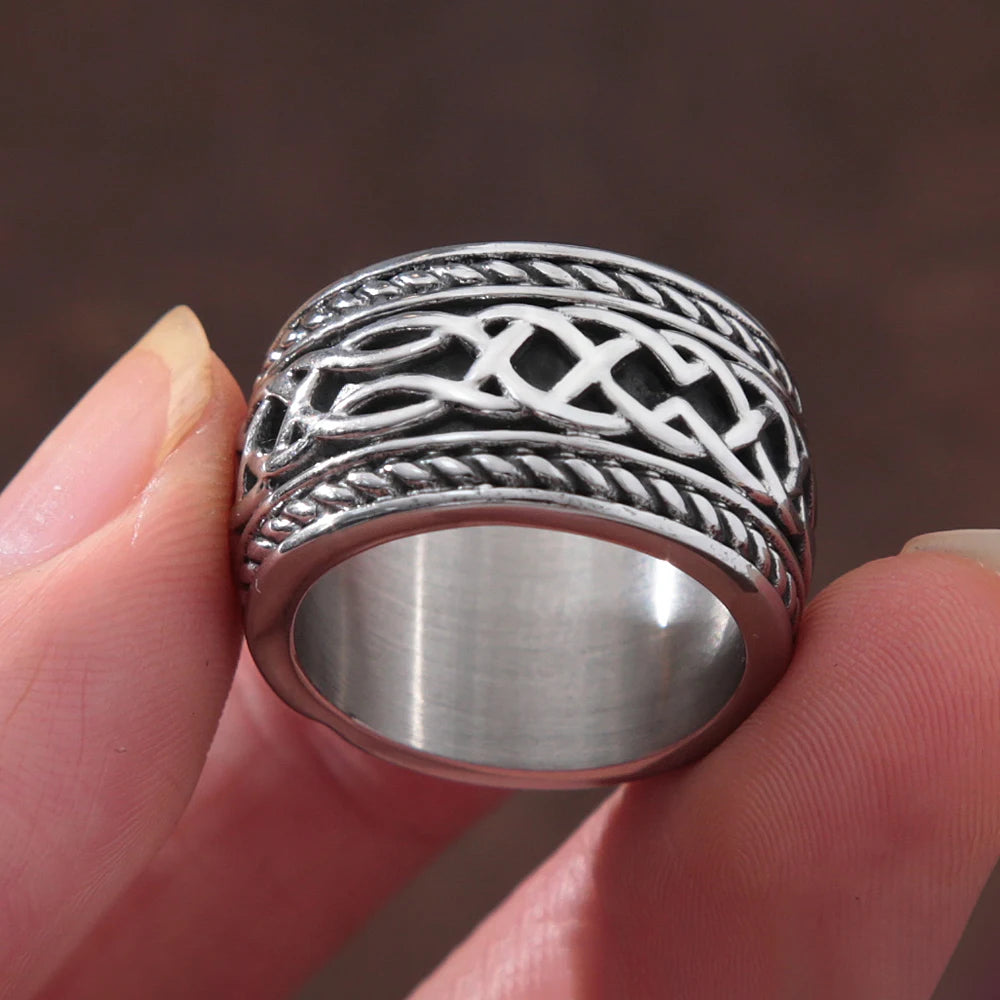PENDRA Celticknot Spiral Celtic Knot Ring