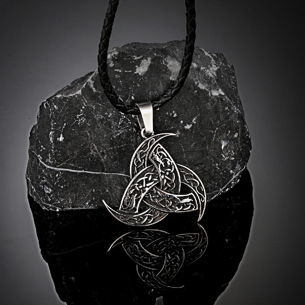 PENDRA Celtic Knot Viking Necklace