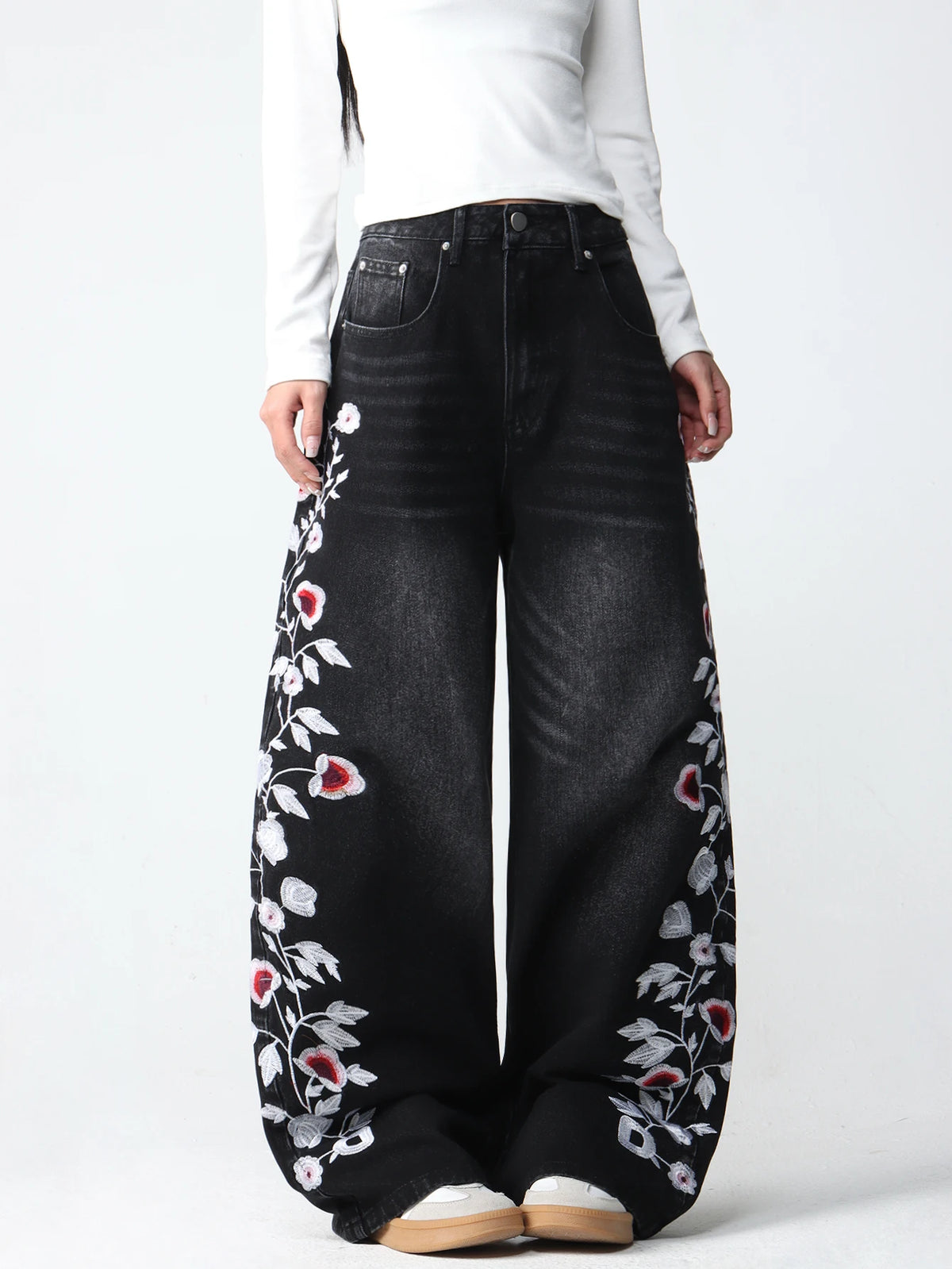PENDRA American Floral Embroidered Jeans