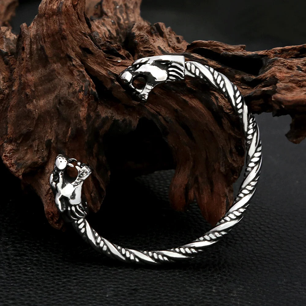 PENDRA OT Buckle Stainless Steel Chain Bracelet