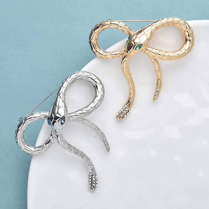 Wuli&baby Bow knot Snake Brooch Pin 2 Colors Green Crystal Eye Animal Metal Badge For Suit Cloth Accessory