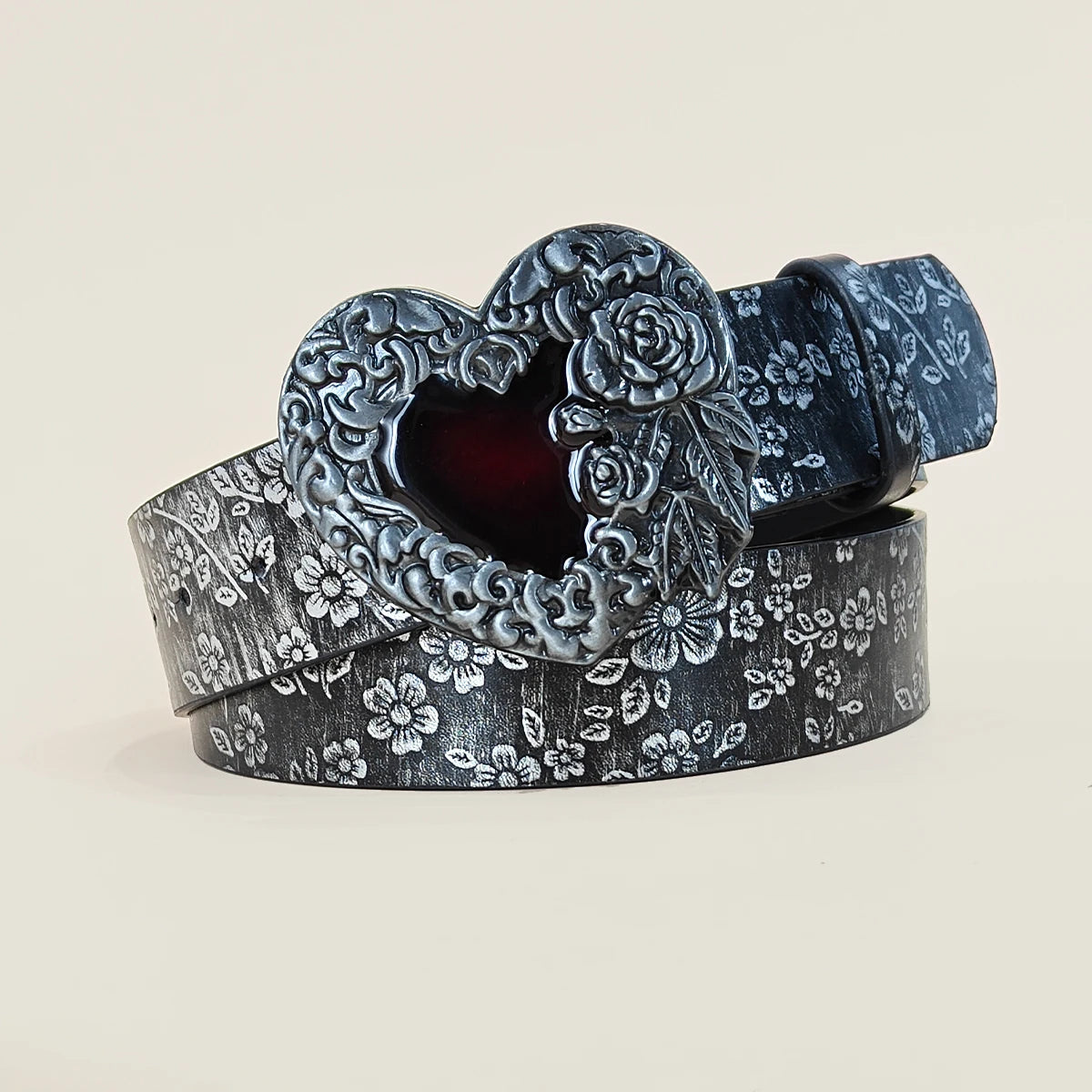 Fashionable Casual PU Leather Belt with Red Heart Buckle for Men And Women Luxury Designer a Love Buckle Pattern for Jeans Skirt
