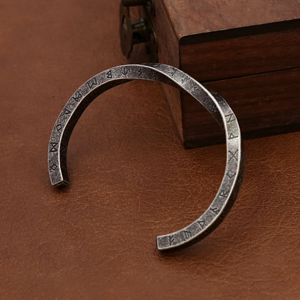 PENDRA Mobius Stainless Steel Opening Bracelet