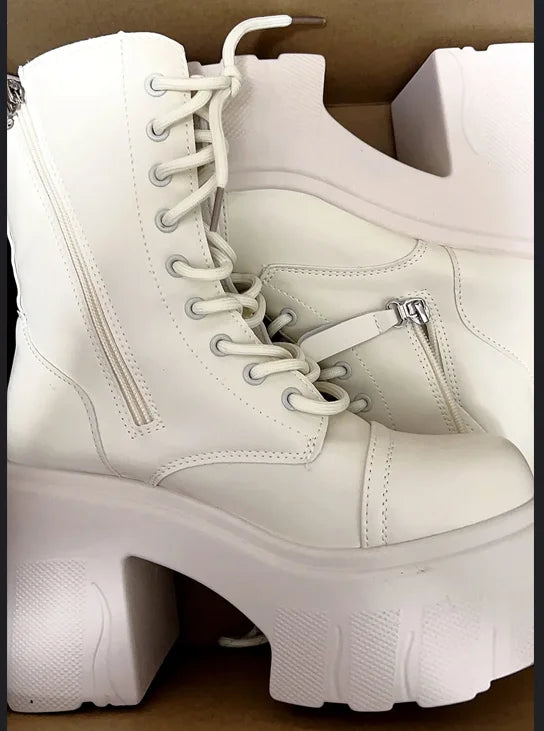 PENDRA Ultra Thick Soled Boots