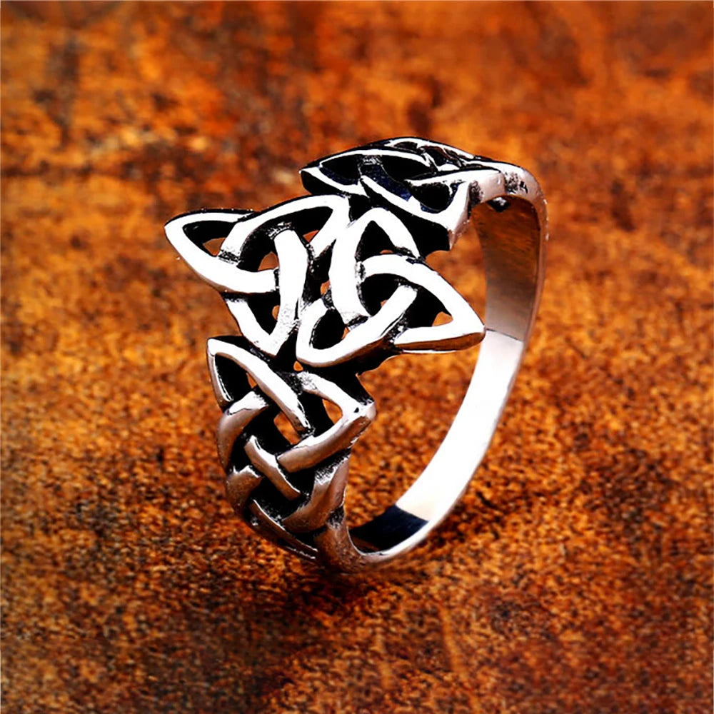 PENDRA Triquetra Celtic Knot Pendant