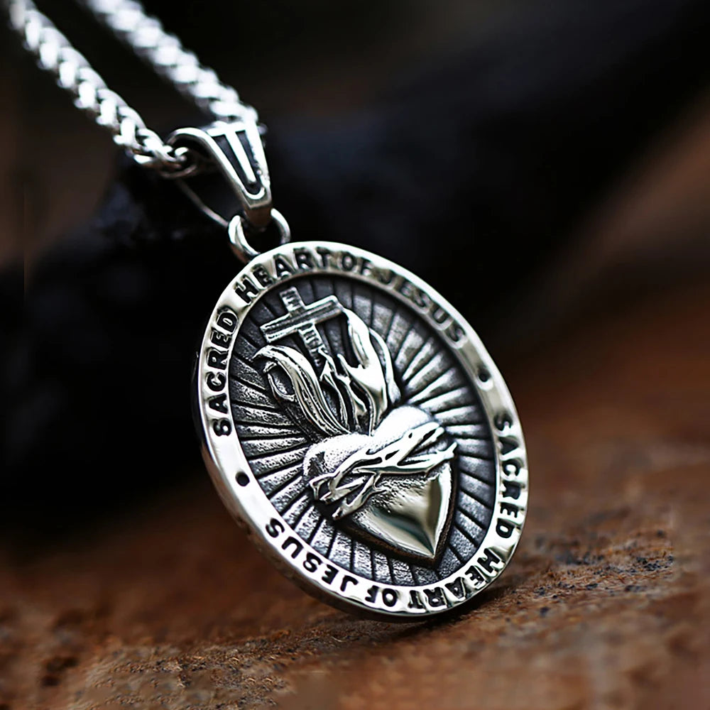 PENDRA Sacredheart Jesus Sacred Heart Pendant Necklace