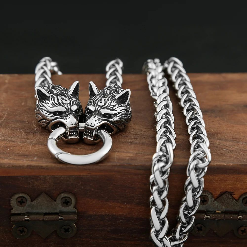 PENDRA Wolfcrest Vintage Wolf Head Chain Pendant