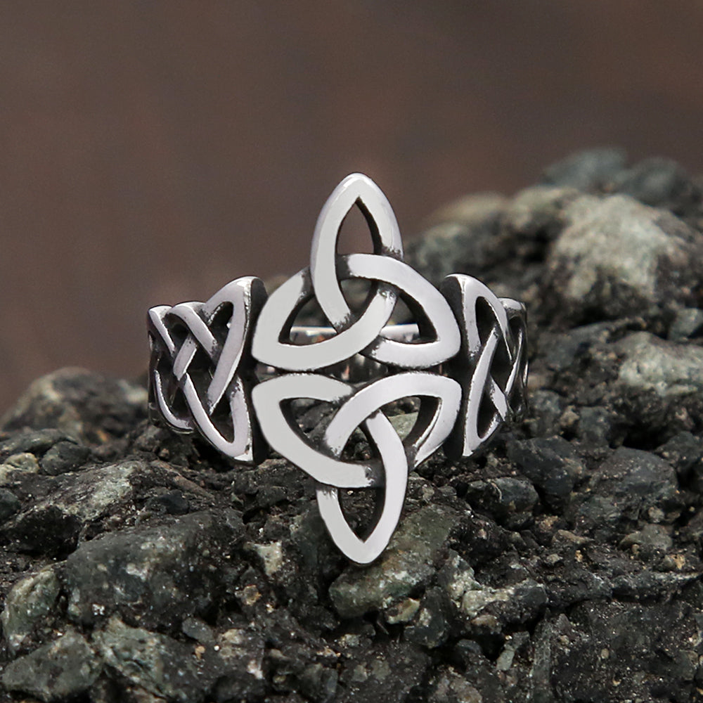 PENDRA Celticorn Viking Celtic Knot Ring
