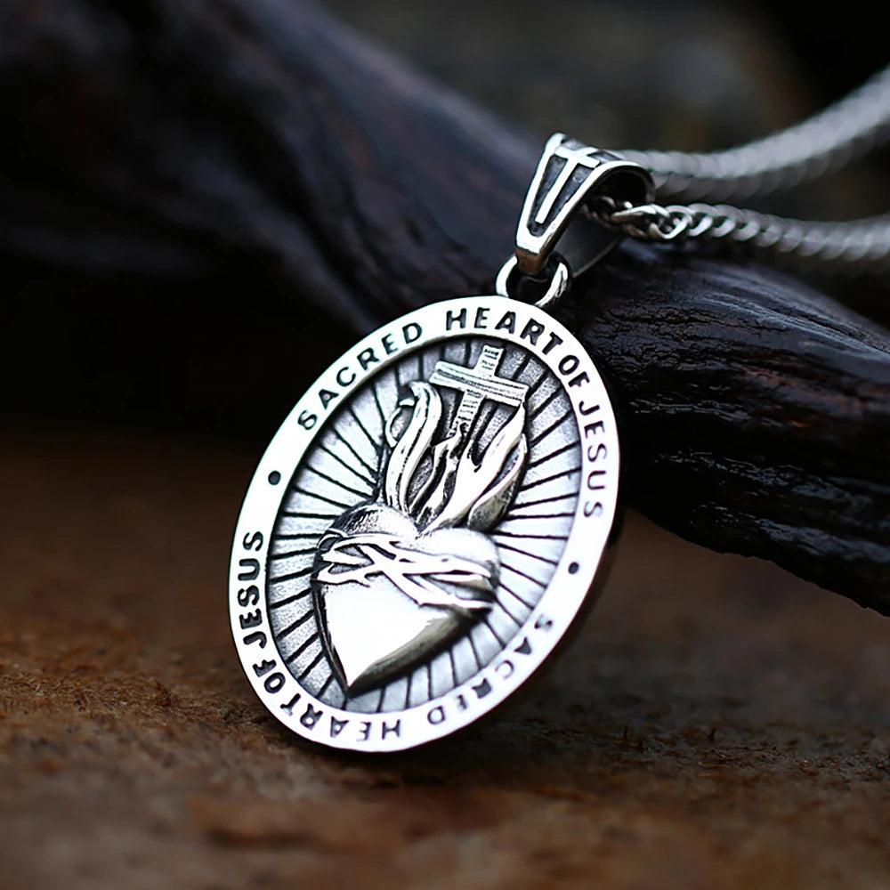 PENDRA Sacredheart Jesus Sacred Heart Pendant Necklace