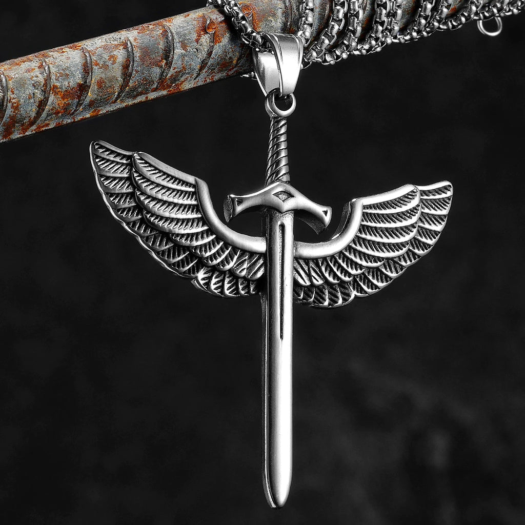 PENDRA Ulinora Pendant Necklace