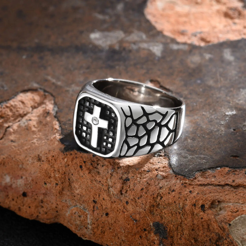 PENDRA Mavquin Cross Charm Ring