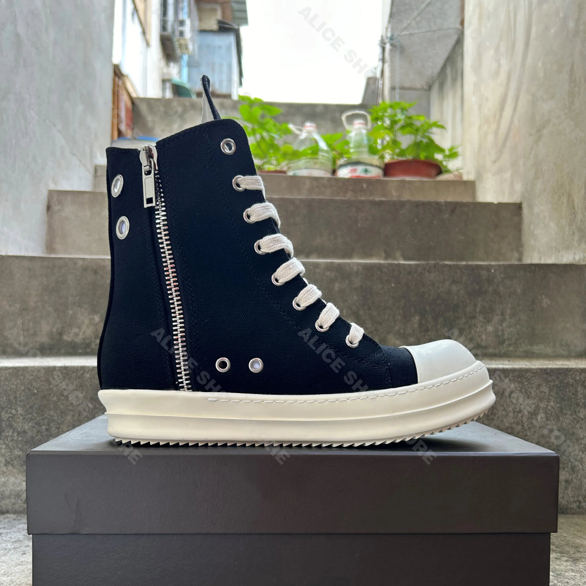 PENDRA Metalcore Black Canvas High-Top Metal-Hole Zip Lace-Up Sneakers