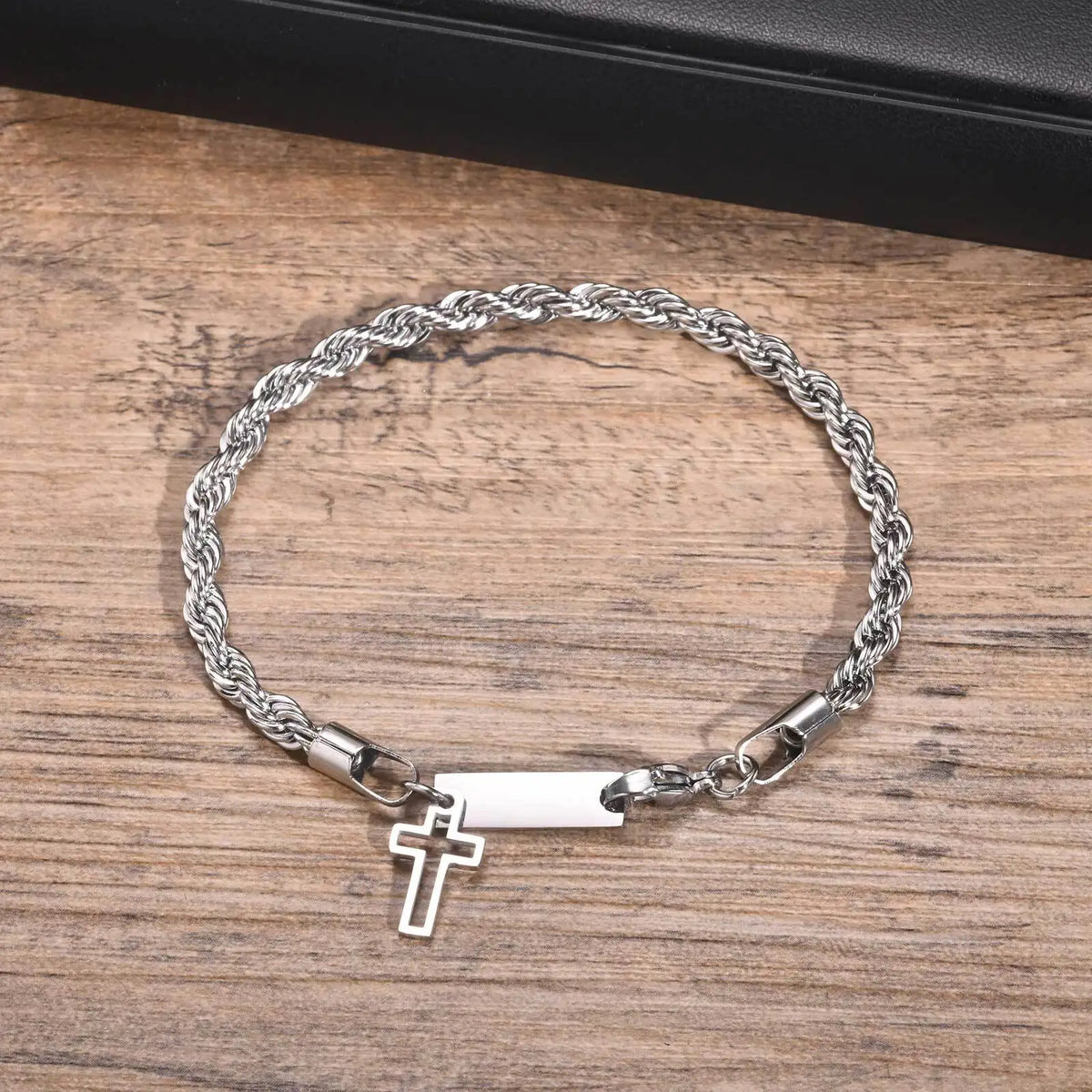 PENDRA Cross Cuban Bracelet
