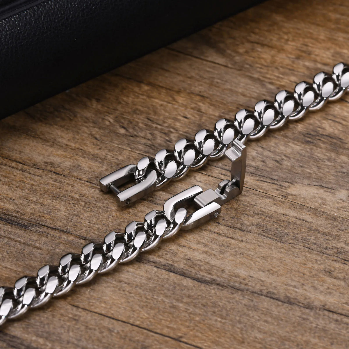 PENDRA Cuban Curb Bracelet