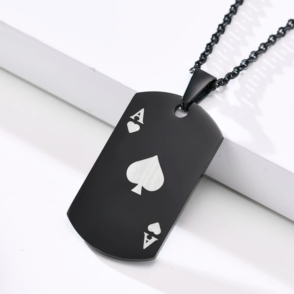 PENDRA King Hearts Pendant Necklace
