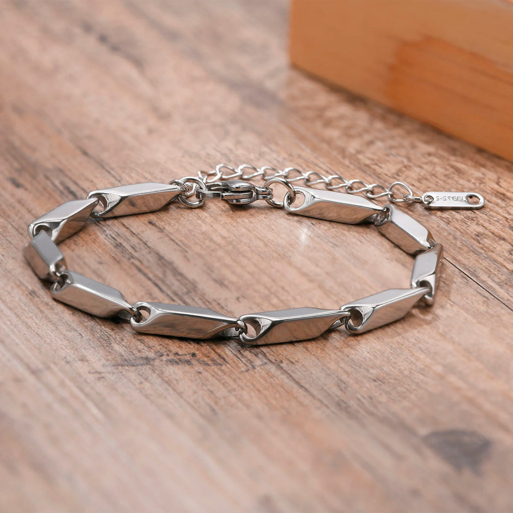 PENDRA Bar Link Bracelet
