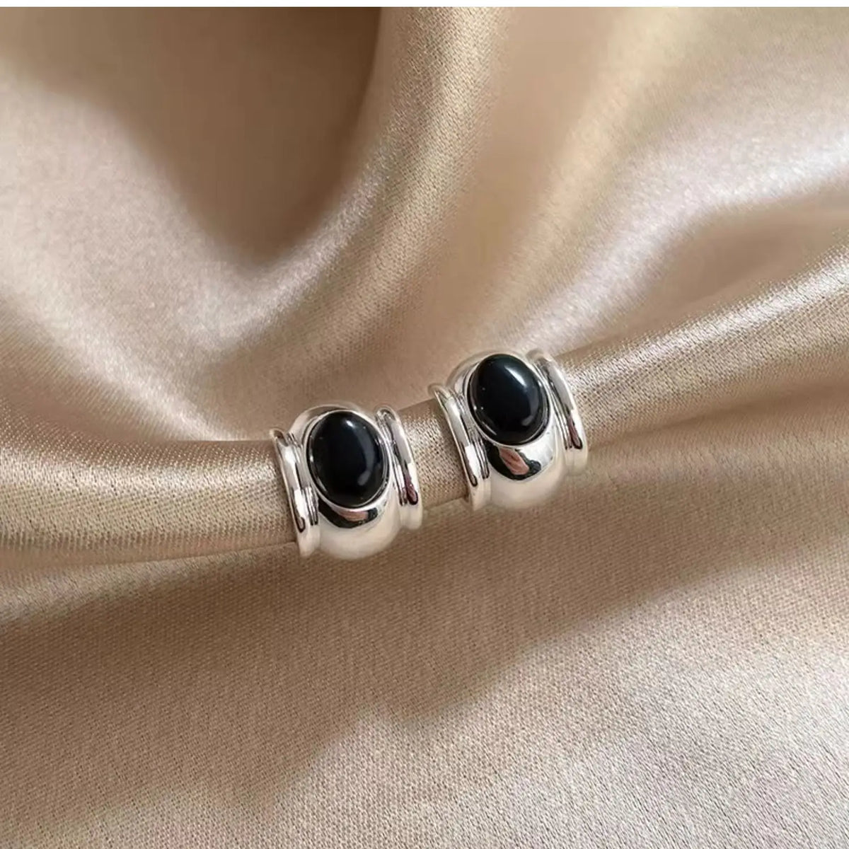 VENTFILLE Silver Color Black Agate Stud Earring for Women Girl Circular Design Versatile Fashion Jewelry Gift Dropshipping