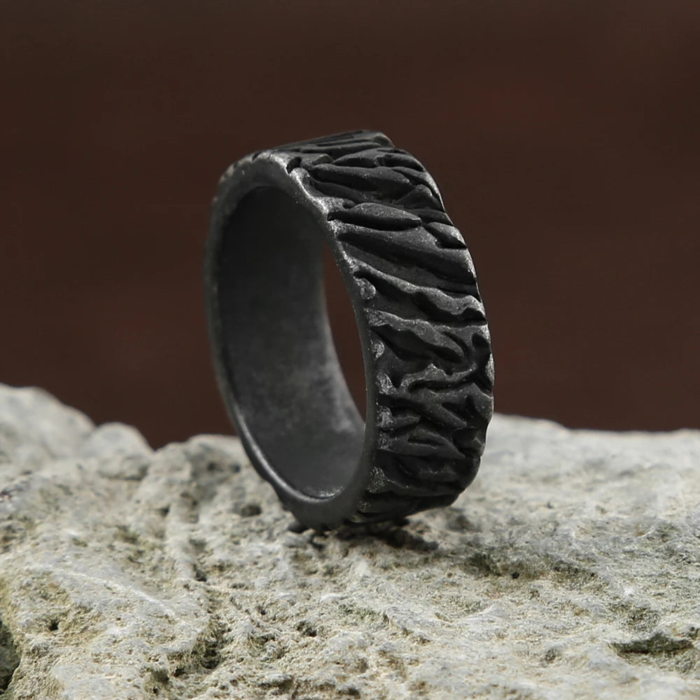 PENDRA Valknot Black Viking Triangle Ring