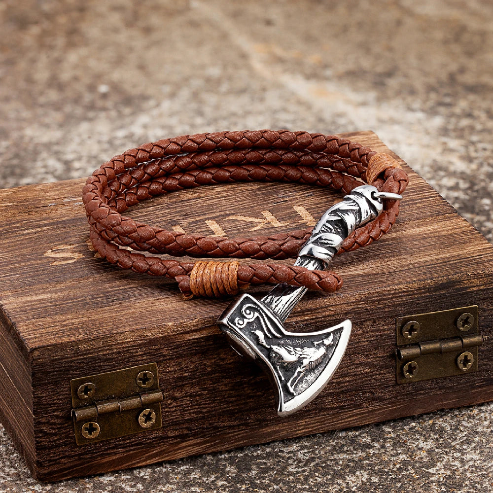 PENDRA Wolf Rune Leather Bracelet