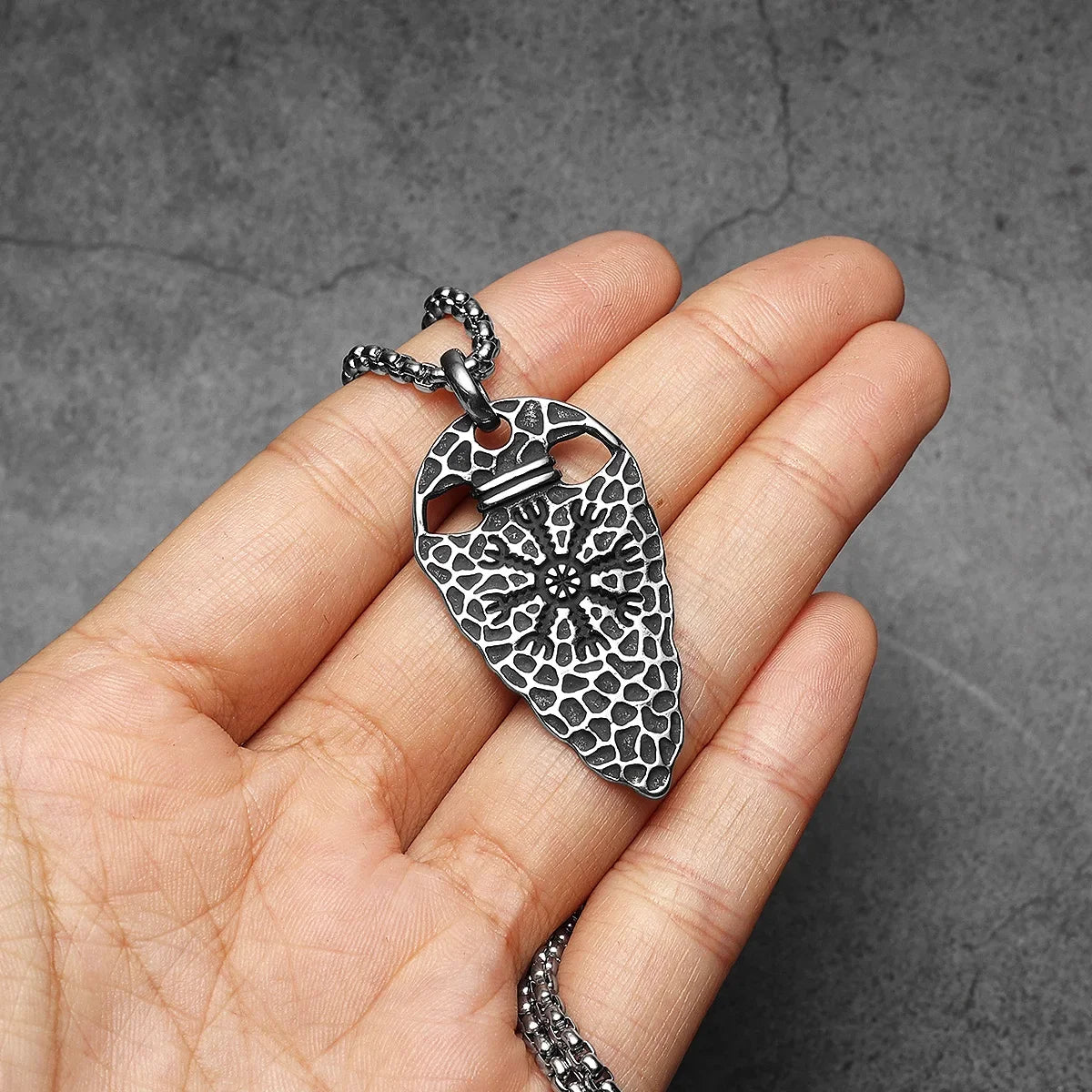 PENDRA Xanvara Viking Rune Necklace