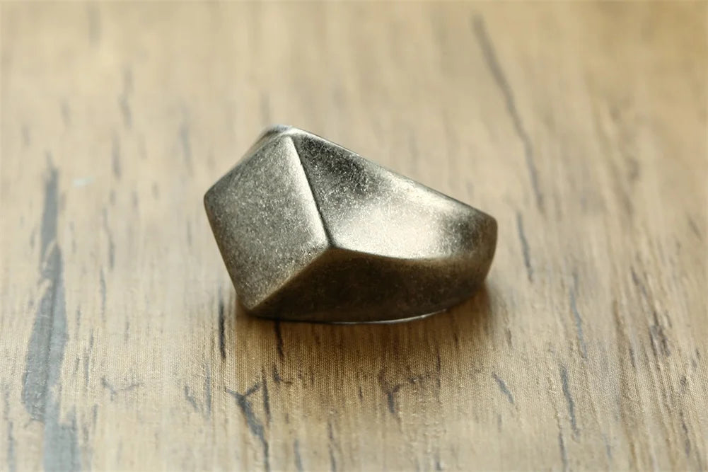 PENDRA Lunlith Signet Ring
