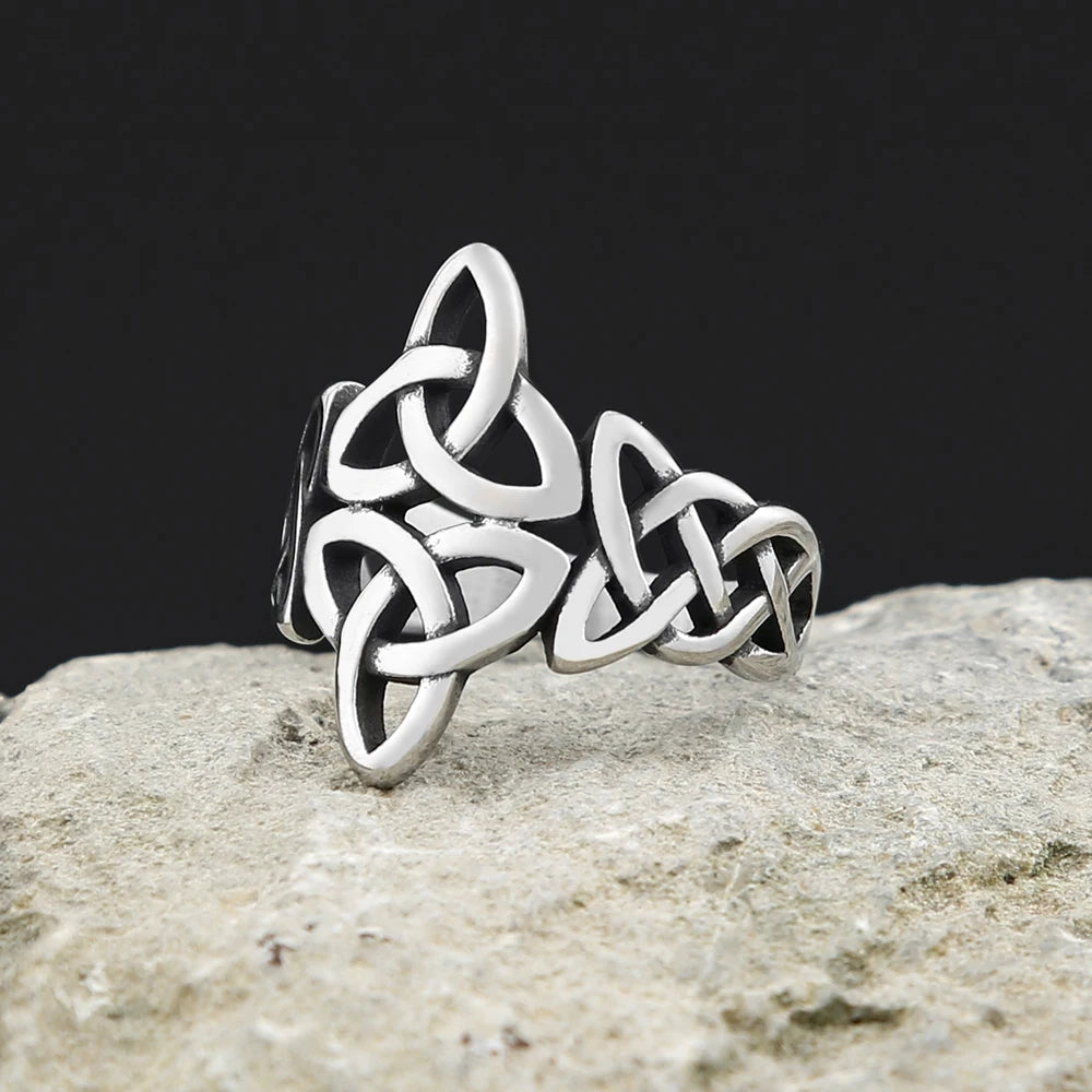 PENDRA Triquetra Celtic Knot Pendant