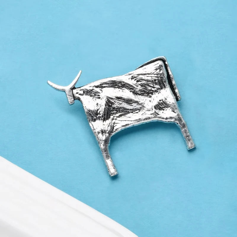 PENDRA Heritage Cattle Vintage Metal Brooch