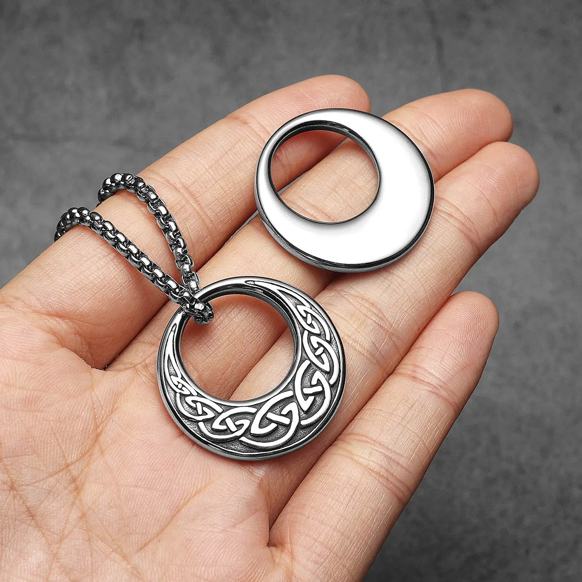 PENDRA Carving Pattern Steel Necklace