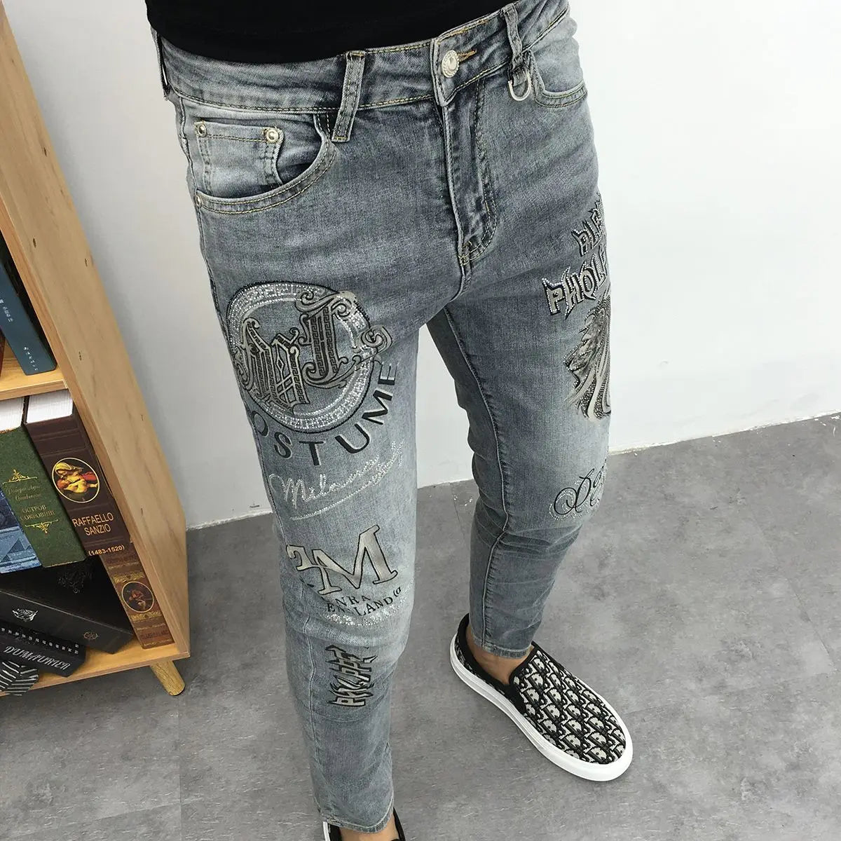 Fashionable Stylish Youth Luxury Work Jeans for Men Slim Fitting with Unique Lion Prints Classic with Rhinestone Denim Trousers
