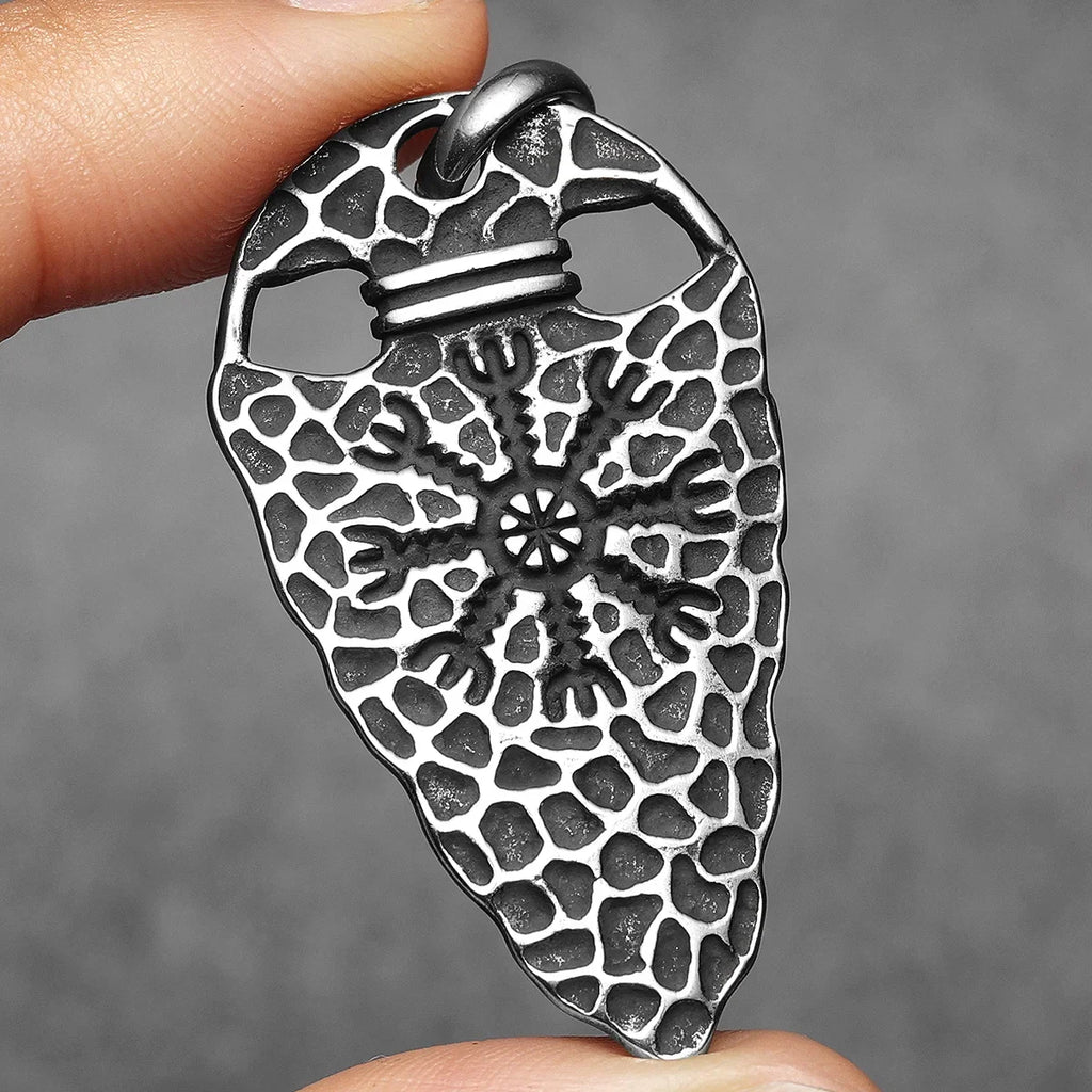 PENDRA Xanvara Viking Rune Necklace
