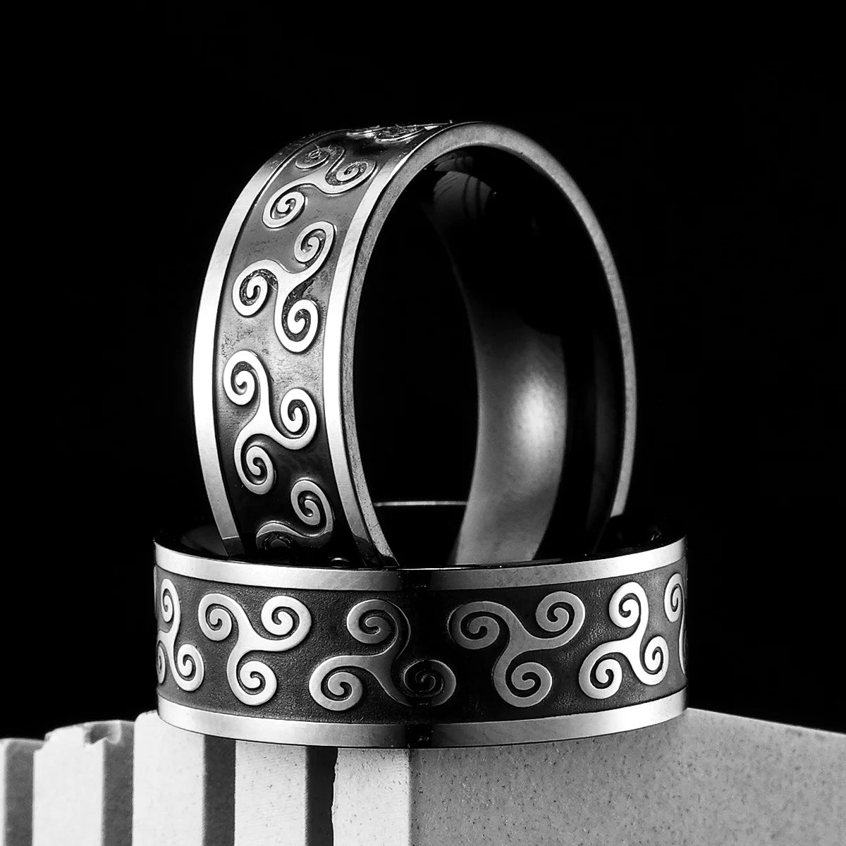 PENDRA Celtic Knot Rock Steel Ring