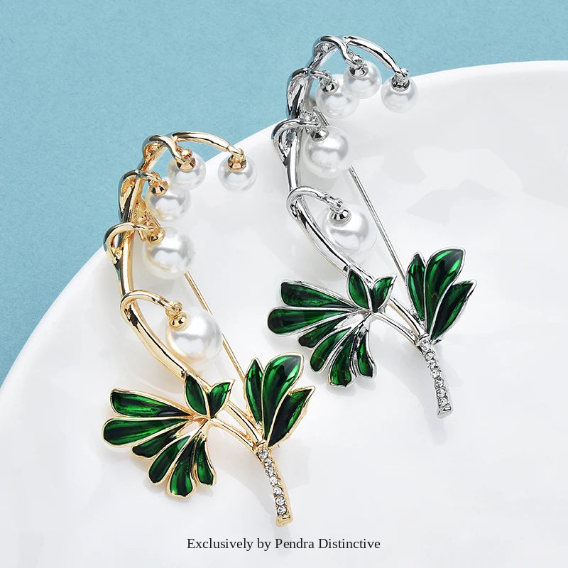 PENDRA Enkiana Enkianthus Chinensis Pearl Flower Brooch