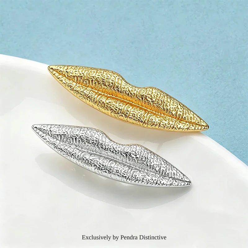 PENDRA Alloy Sexy Lip Brooch