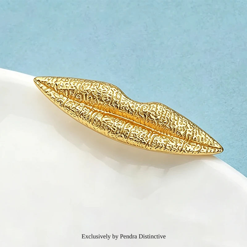 PENDRA Alloy Sexy Lip Brooch